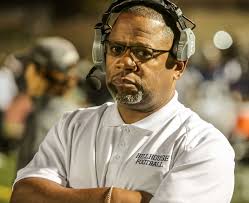 Football: Watts, Hillhouse slip past Hamden