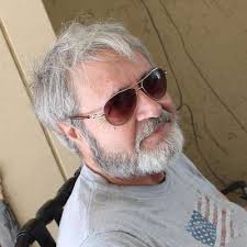 2 of Trump's lawyers talking loudly about Russian investigation in a  restaurant across from a reporter. Seriously? Unprofessional at least!