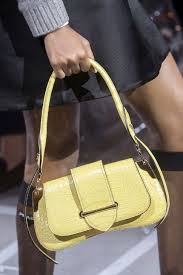 2019 Ilkbahar Yaz Prada Canta Modelleri Fashion Fashionphotography Bagtrends Bagtrends2019 Fashionable Fashionista Fashion Canta Prada Canta Modelleri