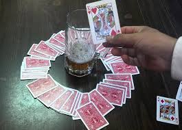 Ideales para jugar en grupo, llevar y regalar. Los Mejores Juegos De Beber Para Pillar Una Buena Taja Sin Darse Ni Cuenta