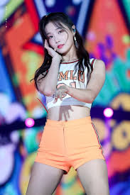 20 Female Idols Who Showed Off Their Perfect Midriffs In Crop Tops Koreaboo V 2020 G Koreyanka Taliya