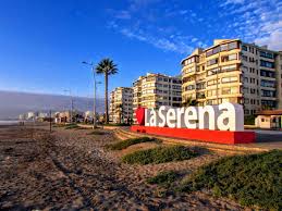 Hoy la serena completa este diseño único con servicios turísticos de primer nivel y una gran variedad de atractivos culturales y naturales, museos, playas limpias, aire puro, clima ideal para el descanso. Turismo La Serena Turismolaserena Twitter