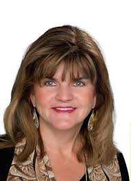 Real Estate Agent Wanda Cummings