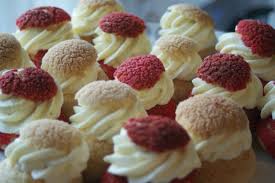Petits Choux A La Creme Vanille Et Chocolats Choux A La Creme Alimentation Idee Recette
