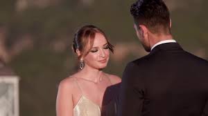 Hliana papagewrgioy paramenei ston alpha alla se deytero rolo in gr / μια διαφορετική έναρξη έκανε σήμερα στην εκπομπή της η ηλιάνα παπαγεωργίου. Hliana Papagewrgioy Iciao