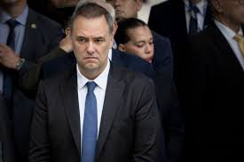 Caso Adorni: el cuento del pendrive superó al del “deslomado” en la conversación digital – Página|12