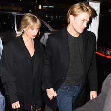 Most swifties are convinced the dramatically breezy cruel summer reveals she was fighting feelings for alwyn while dating tom hiddleston in. Taylor Swift And Joe Alwyn S Relationship A Complete Timeline Glamour