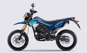 Gambar modifikasi kawasaki klx 150 dibawah ini saya ambil dari sumber : Punya Basis Sama Ini Perbedaan Kawasaki Klx 150 Dan Dtracker