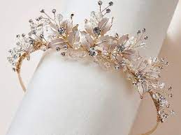 With our return we bring some new guidelines. 12 Chic Wedding Hair Accessories For 2021