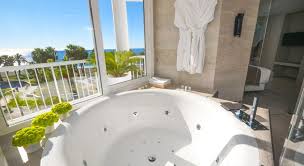 Alojamiento rural cerca de granada, casa rural con piscina, con las instalaciones de un pequeño hotel rural, cafetería y comida casera. 54 Hoteles Con Jacuzzi En La Habitacion En Granada 2021