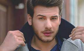 15.04.2020 birlikte yaptıkları diğer canlı yayının linki. Mustafa Mert Koc Sevgilisi Kim Mustafa Mert Koc Kimdir Kac Yasindadir Nerede Dogdu Filmleri Dizileri Mustafa Mert Koc