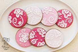Brush Embroidery Cookies Olison S Cupcakes Brush Embroidery Brush Embroidery Cake Royal Icing Cookies