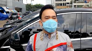 Penyanyi rossa turut berkomentar soal roastingan ridwan remin terhadap keluarga ruben onsu. Qp4lkz Ytisz4m