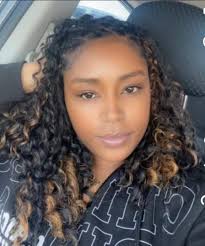 Purdy & Posh has two great stylist! Sooooo talented🙃 Keelea Dionne does  braids, twist, locs, crochet braids, retwist, starter braids & she is  excellent! Gabriel Strambler is a color specialist & so