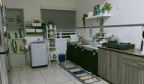 Jadi, dekorasi dan susun atur dalam kawasan tersebut perlulah sentiasa kemas. Dapur Tanpa Kebinet Tetap Kemas Bila Buat Begini 7 Jam Je Wanita Ni Sempurnakan Dapurnya Keluarga