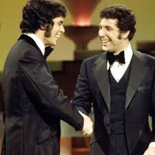 Engelbert Humperdinck meets Tom Jones (1969) ▶️Enjoy the song in the  𝗳𝗶𝗿𝘀𝘁 𝗰𝗼𝗺𝗺𝗲𝗻𝘁 👇