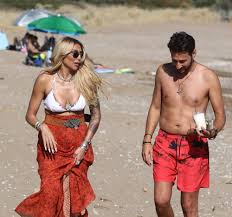 Πότε θα κάνει πρεμιέρα το reality με τον σάκη τανιμανίδη. Aggelikh Hliadh Panos Kalidhs Sthn Paralia Twn Legrenwn Gia Gyrismata Znews