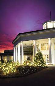 The Visitor Pavilion During Holidays At The Garden At Daniel Stowe Botanical Garden Public Garden Famous Gardens Holiday Images