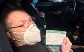 José eugênio soares, mais conhecido como jô soares ou simplesmente jô, é um humorista Jo Soares E Vacinado Contra Covid 19 Em Sao Paulo Quem Quem News