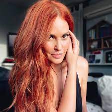 Η σίσσυ χρηστίδου αποφάσισε να κάνει μια αλλαγή στην εξωτερική της εμφάνιση. Sissy Xrhstidoy H Paroysiastria Ebapse Ta Mallia Ths Omorfia Eidhseis