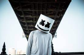 With a name to match the object that hides his face, the immensely popular dj known as marshmello (who began his career in 2015) has risen to fame faster than many artists. Marshmello Drops Thrilling New Persian Language Single Lavandia
