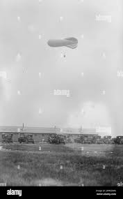 R34 airship in flight Stock Photo - Alamy