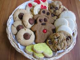 Arrange any type of cookie (or baked good!) into a wreath and add an assortment of bows and ornaments for an instant. File Christmas Cookies Plateful Jpg Wikipedia