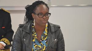 … au sein de votre propre famille. Avion Sibeth Ndiaye Porte Parole Du Gouvernement Viendra Debattre Avec Les Habitants Vendredi