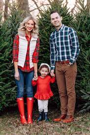 What To Wear For Family Christmas Tree Farm Photos Straight A Style In 2020 Family Photo Outfits Winter Christmas Tree Farm Photos Family Christmas Outfits
