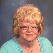 Kimberly Hornback's Instagram, Twitter & Facebook