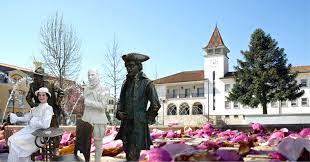 Maybe you would like to learn more about one of these? Estatuas Vivas Animam Ruas De Mortagua Noticias De Coimbra