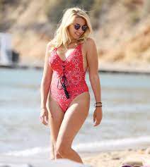 Видео survivor πανόραμα σπυροπούλου 1 канала gossip television videos. H Kwnstantina Spyropoyloy Mpainei Sto Survivor 2 Kai H Anakoinwsh Egine Me Mia Fwtografia Fthis Gr