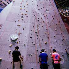 Please understand that rock climbing is an extremely dangerous activity. Climbing Hall Taman Cabaran Putrajaya 7 Tips