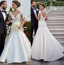 Bensu soral gelinlik is a full hd video. Bensu Soral Ile Hakan Bas Dunya Evine Girdi Magazinci Com