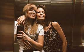 Vitória strada e marcella rica contam tudo sobre seu namoro. Namorada De Vitoria Strada Marcella Rica Revela Rotina Intima Na Quarentena Noticias Da Tv