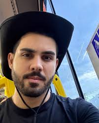 Adriano Mendes (@adriano.me) • Instagram photos and videos