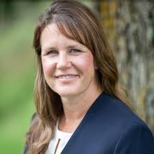 Lindsay Herron's Instagram, Twitter & Facebook