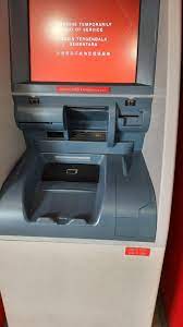 Angka ini terus mengalami pertumbuhan, padahal pada 2011, rasio jumlah atm masih 16,448 per 100.000 orang dewasa. Kad Debit Bank Ditelan Mesin Atm Lagi Nenasmadu