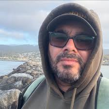 A 4.1 magnitude earthquake struck earlier this morning off the coast of  Northern California, according to the USGS. http://nbcbay.com/iq9sN8X