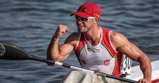 Fernando pimenta and medals are a thing ➡silver, world canoeing championship 2017. Fernando Pimenta Vence Ouro Na Taca Do Mundo