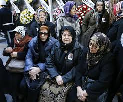 Tarım ve orman bakanlığından yapılan yazılı açıklamaya göre, tarım ve orman bakanı bekir pakdemirli de bu coşkuya ailesi ile evinin balkonundan i̇stiklal marşı'nı okuyarak eşlik. Ekrem Pakdemirli Topraga Verildi Ntv