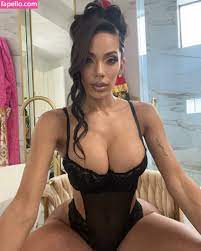 Erica mena nud