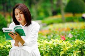 Trấn thành đã nhanh chóng có mặt cùng với nhiều đồng nghiệp khác để thăm viếng tang lễ, lo chuyện hậu sự cho chí tài vì anh không có gia đình kề cận ở việt nam. Dan Diá»…n Vien Bá»—ng DÆ°ng Muá»'n Khoc NgÆ°á»i Láº¥y Thiáº¿u Gia Káº» Váº¯ng Bong Showbiz