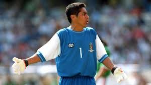 De esta manera igualó el récord de pelé, al lograr en la misma temporada la liga local, la copa continental, la intercontinental y el mundial de fútbol. Capricho De Jorge Campos Casi Lo Deja Fuera De Su Debut En Francia 98