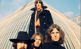 Keyboardist richard wright made three albums on his own: Remaining Members Of Pink Floyd Roger Waters And Nick Mason Reunite For A New York Performance Mxdwn Music