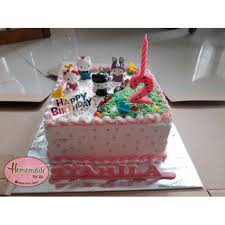Kue ulang tahun yang lucu juga sangat cocok di buat atau dipesan dalam acara pesata ulang tahun yang memiliki konsep suasana yang. Harga Kue Ulang Tahun 2 Tingkat Berbagai Kue