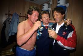 Seit über 20 jahren ist er der arzt der der fc bayern wankt. Hoch Die Tassen Muller Wohlfahrt Gonnt Sich Mit Bayern Coach Jupp Heynckes Li Und Co Trainer