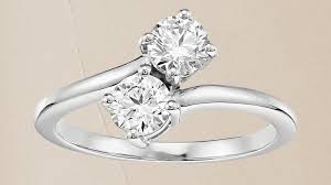 Fine jewellery retail shop in malaysia offering jewellery for men and women including diamond, platinum, white, rose & yellow gold, pendant, rings, anklet, bracelet. Platinum Rings The Complete Guide