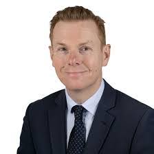 Simon Hale's Instagram, Twitter & Facebook