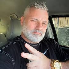 👤 Leonardo Tessmann , Mencionou você em um comentário. “Ei, mulher  incrível! Você é mais forte do que imagina e mais capaz do que acredita.  Nunca se esqueça: dentro de você existe